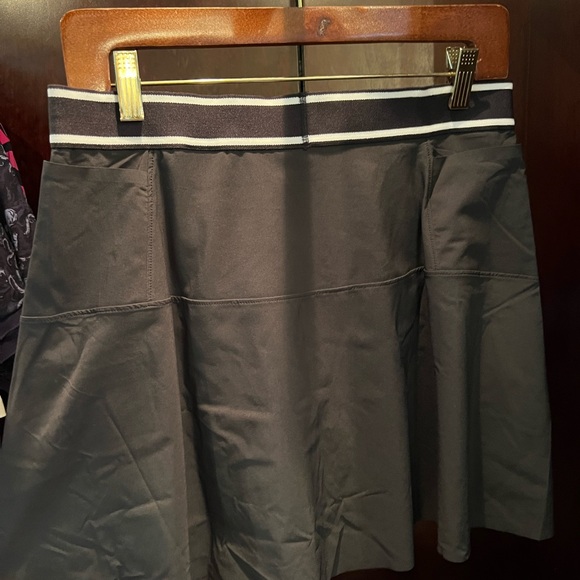Peter Millar Black Golf Skort L - Picture 3 of 5